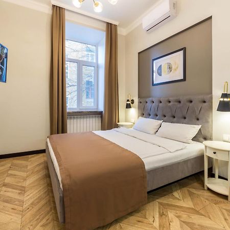 Apartments On Antonovycha Киев Экстерьер фото