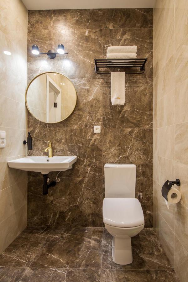 Apartments On Antonovycha Киев Экстерьер фото